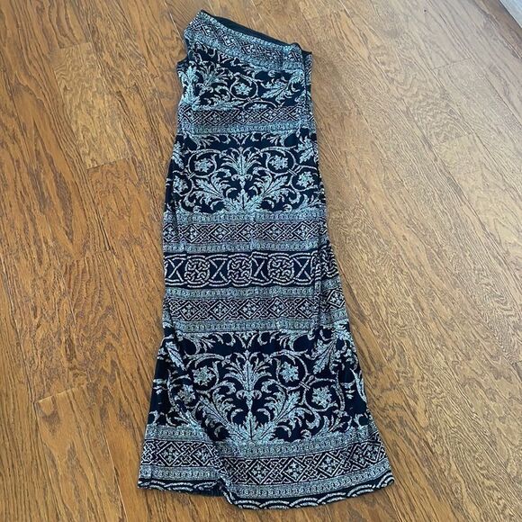 Sparkley formal dress - Picture 5 of 7